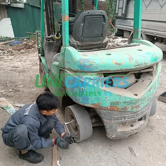 Đâu Là Dịch Vụ Sửa Xe Nâng Phúc Thọ - Hà Nội - Chất Lượng Cao Và Giá Cả Phải Chăng?