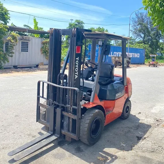 Xe Nâng Hưng Yên Đáp Ứng Nhu Cầu Cho Kho Vận Và Sản Xuất