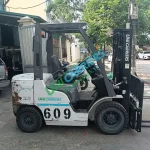 Xe nâng Unicarriers 609 dầu 2.5 tấn đời 2018 - chui container - dịch giá